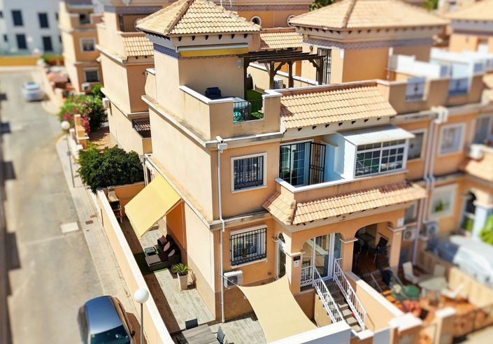 Image No.1-3 Bed House for sale