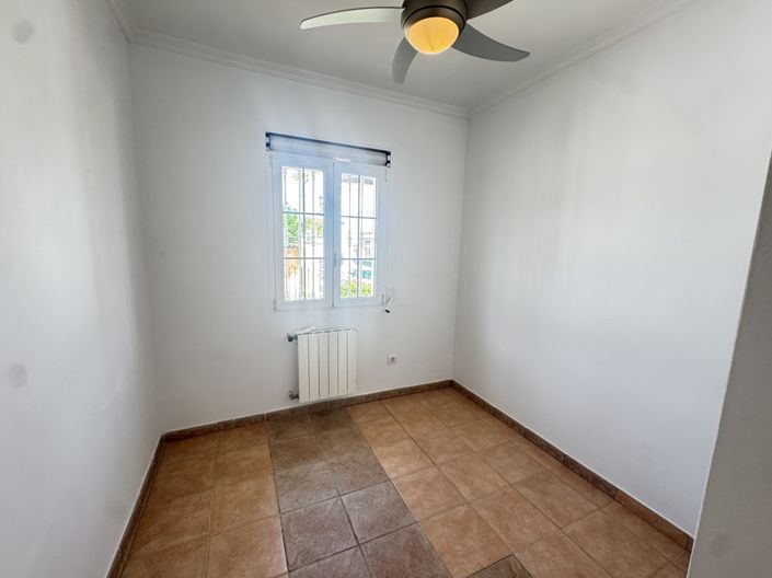 Image No.10-3 Bed Property for sale