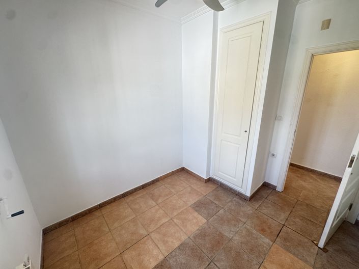 Image No.11-3 Bed Property for sale