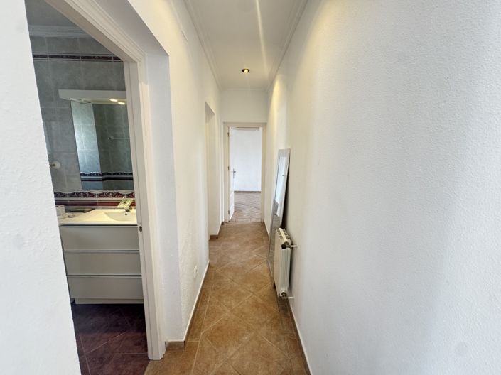 Image No.8-3 Bed Property for sale