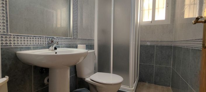 Image No.15-3 Bed Townhouse for sale