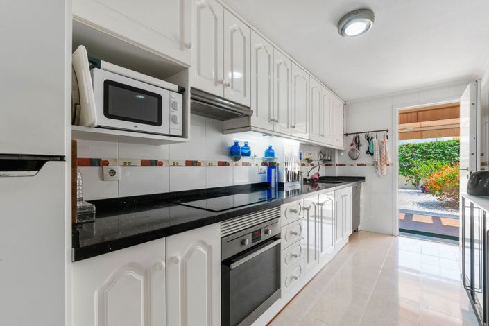 Image No.12-3 Bed Townhouse for sale