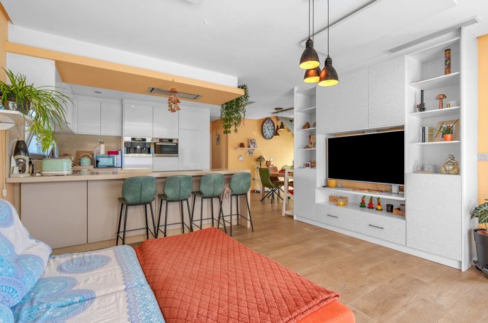 Image No.9-2 Bed Property for sale