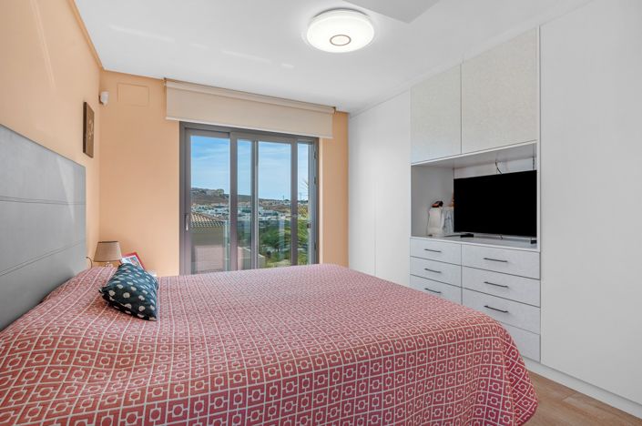 Image No.13-2 Bed Property for sale