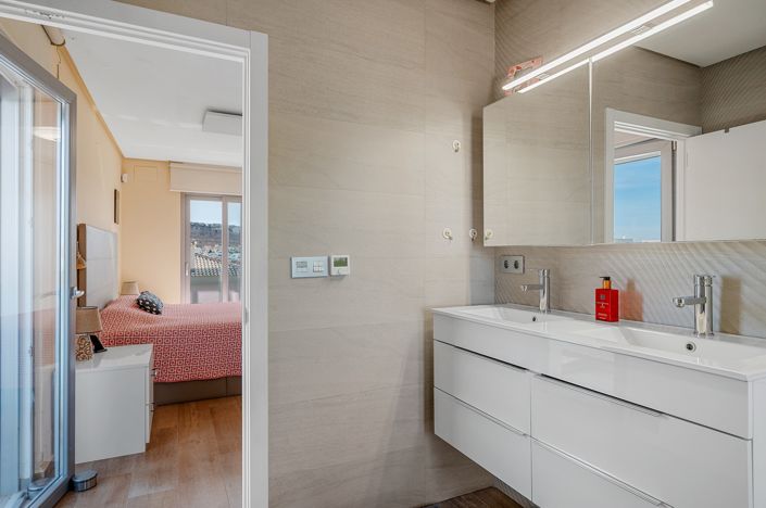 Image No.16-2 Bed Property for sale