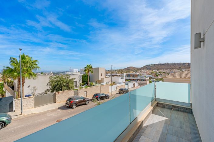 Image No.17-2 Bed Property for sale