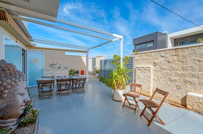 Image No.33-2 Bed Property for sale