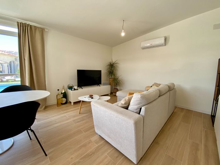 Image No.9-4 Bed Property for sale