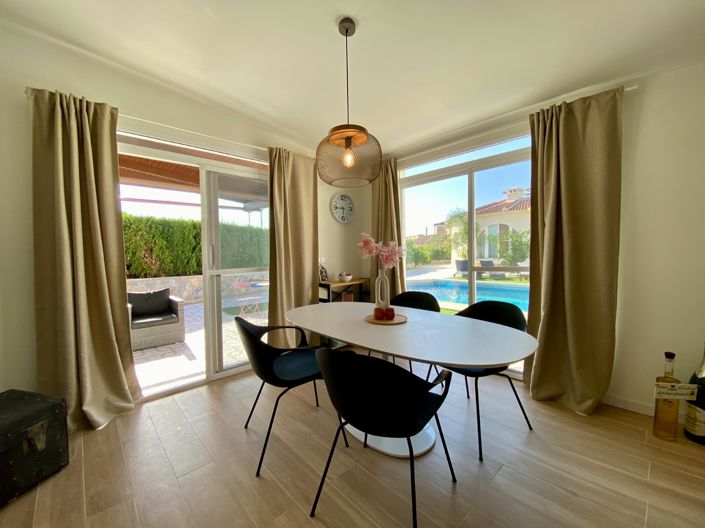 Image No.19-4 Bed Property for sale