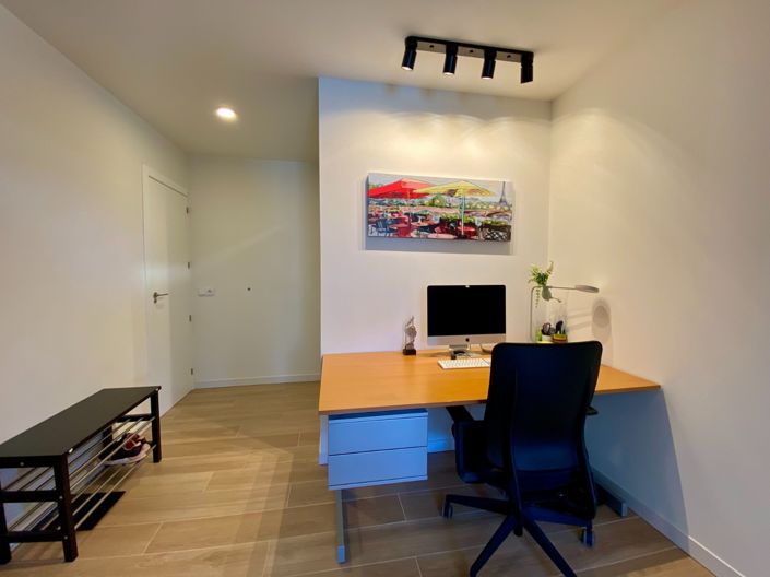 Image No.20-4 Bed Property for sale