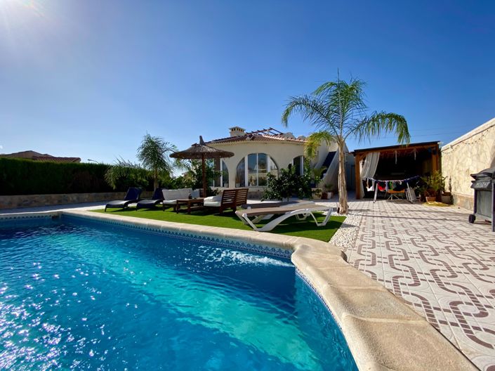 Image No.10-4 Bed Property for sale