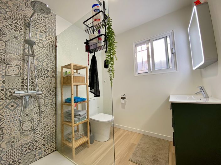 Image No.24-4 Bed Property for sale