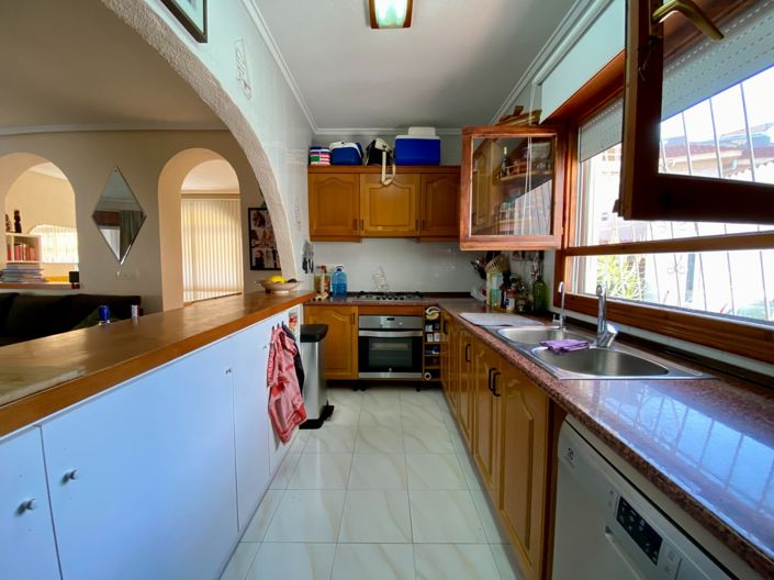 Image No.37-4 Bed Property for sale