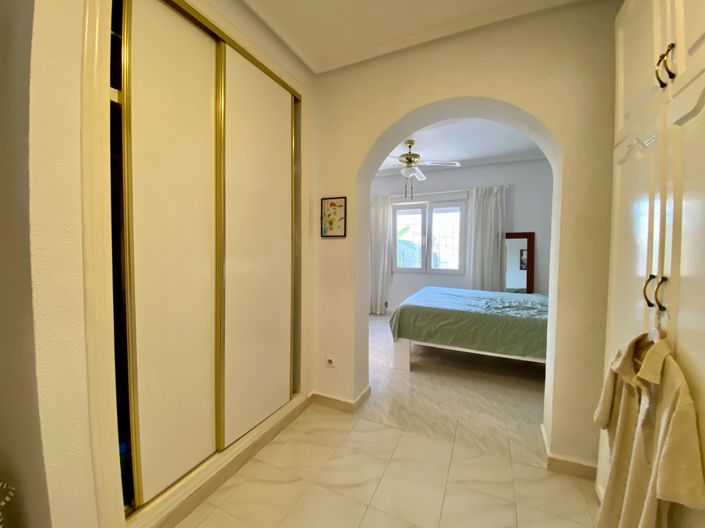 Image No.42-4 Bed Property for sale