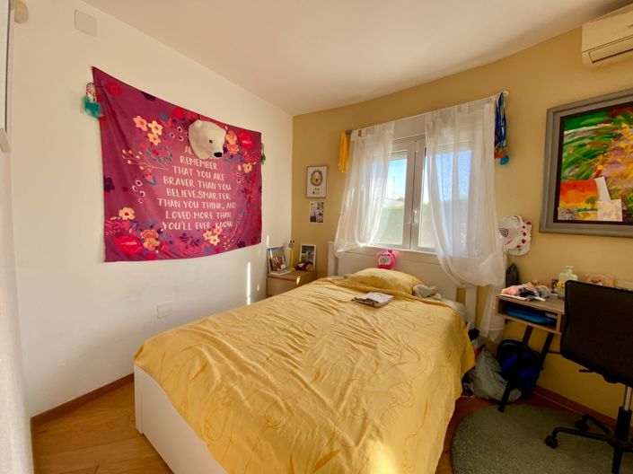 Image No.49-4 Bed Property for sale