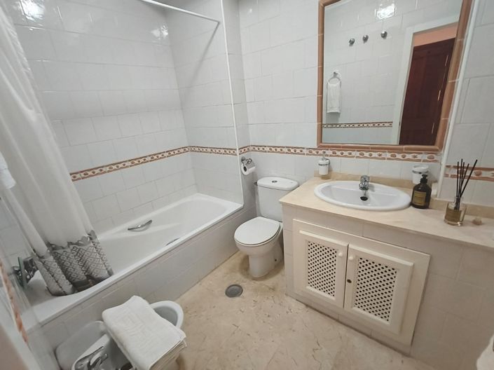 Image No.18-2 Bed Apartment for sale