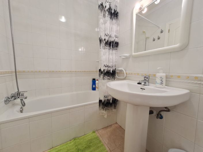 Image No.13-2 Bed Property for sale