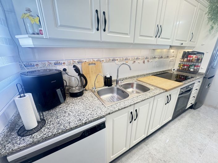 Image No.14-4 Bed Property for sale