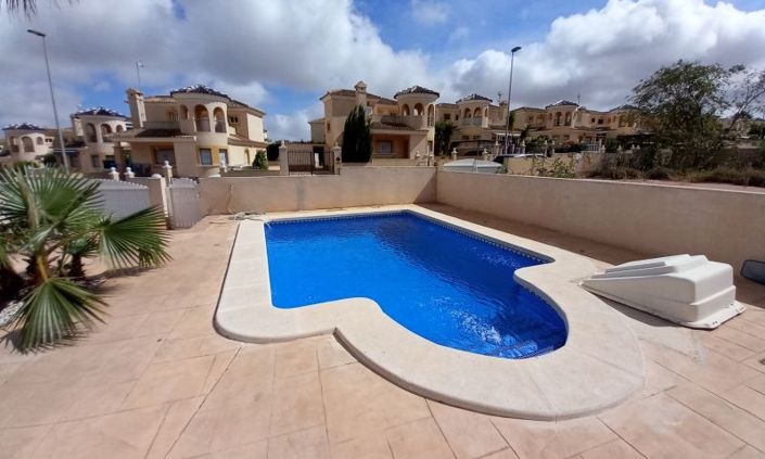 Image No.15-4 Bed Property for sale