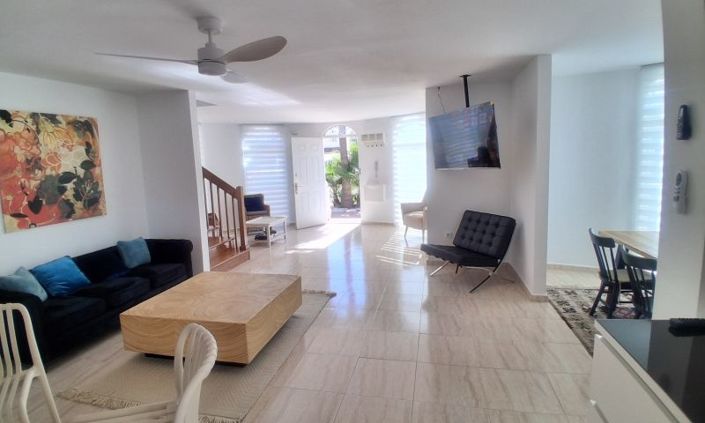 Image No.30-4 Bed Property for sale