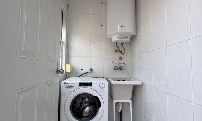 Image No.19-4 Bed Property for sale