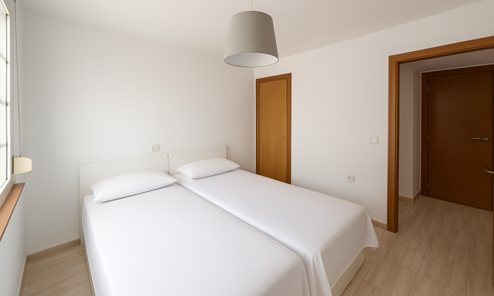 Image No.20-4 Bed Property for sale