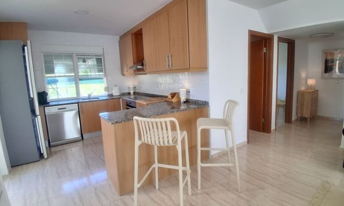 Image No.38-4 Bed Property for sale