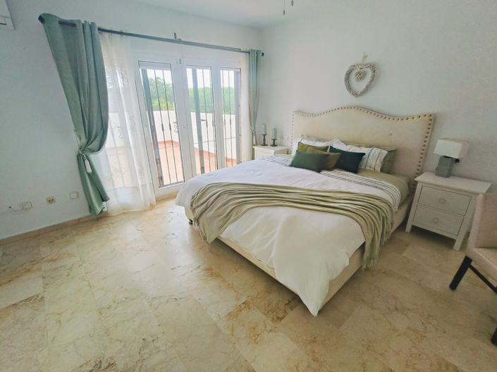 Image No.18-5 Bed Villa for sale