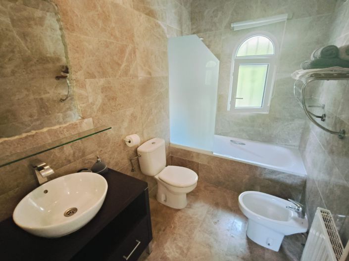 Image No.20-5 Bed Villa for sale