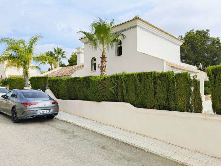 Image No.35-5 Bed Villa for sale