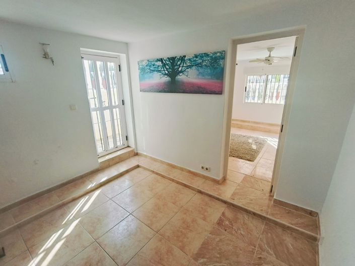 Image No.39-5 Bed Villa for sale