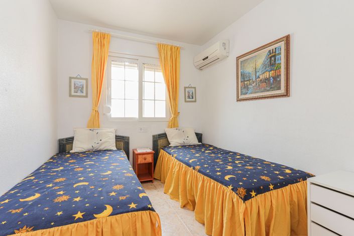 Image No.17-2 Bed Property for sale