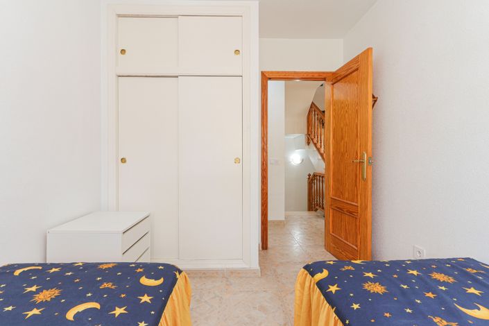 Image No.18-2 Bed Property for sale