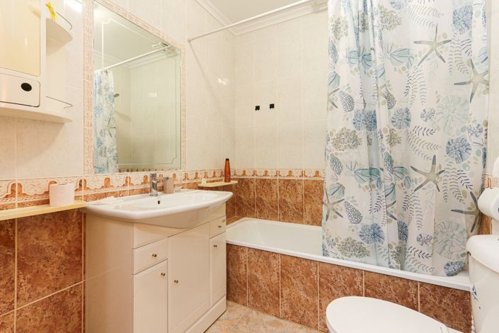 Image No.19-2 Bed Property for sale