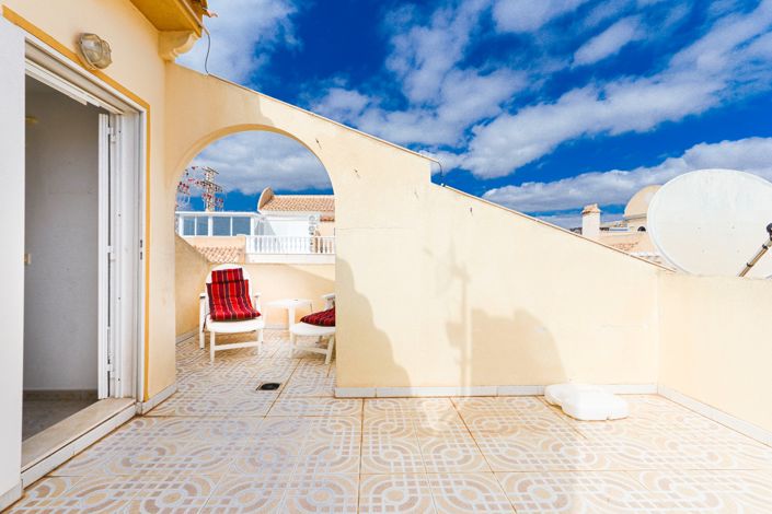 Image No.21-2 Bed Property for sale