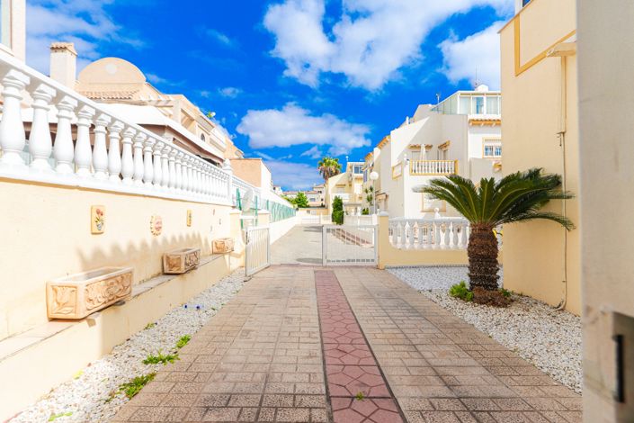 Image No.3-2 Bed Property for sale