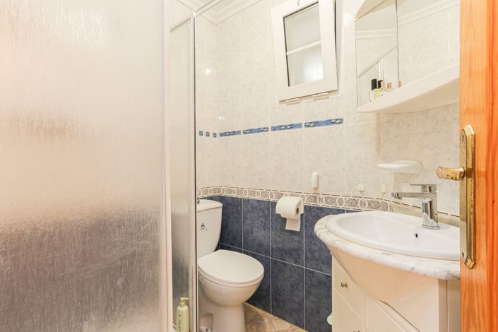 Image No.9-2 Bed Property for sale