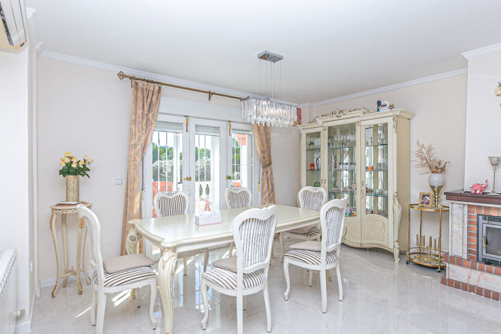 Image No.10-4 Bed Villa for sale