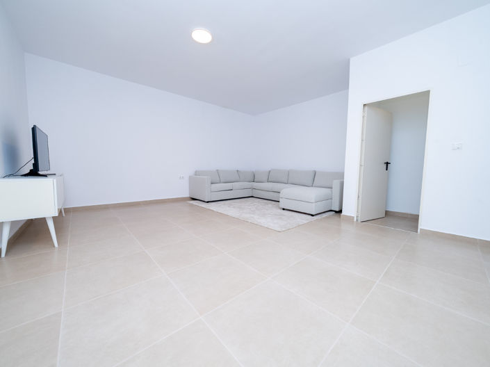 Image No.17-3 Bed Townhouse for sale