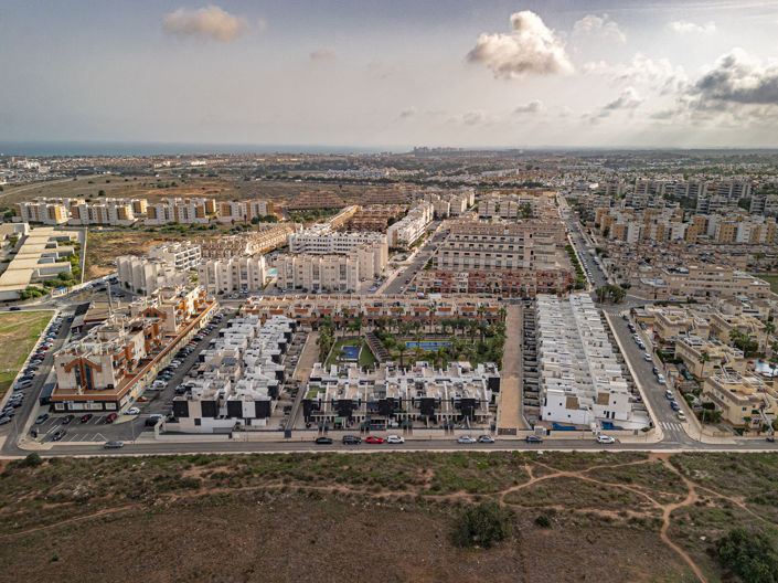 Image No.37-3 Bed Townhouse for sale