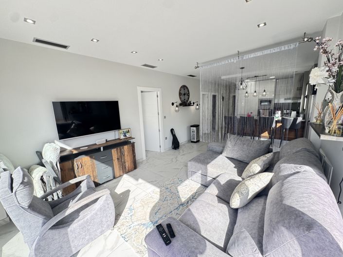 Image No.2-5 Bed Property for sale