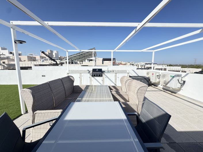 Image No.27-5 Bed Property for sale