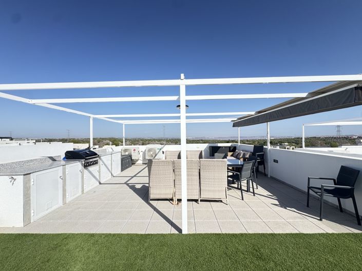 Image No.30-5 Bed Property for sale