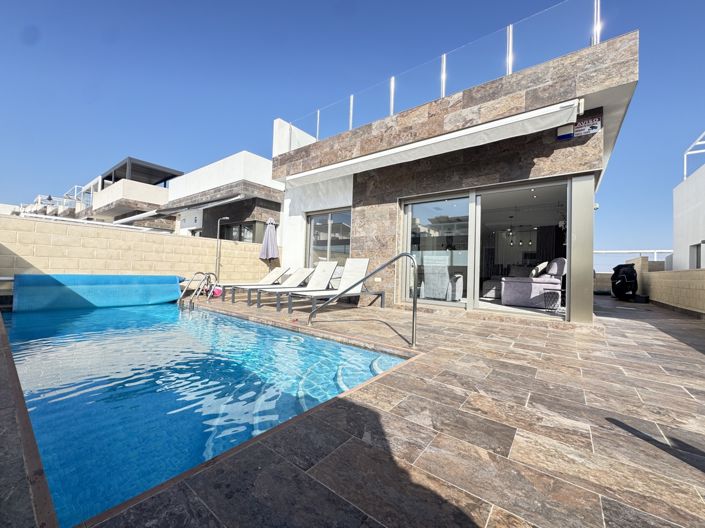 Image No.33-5 Bed Property for sale