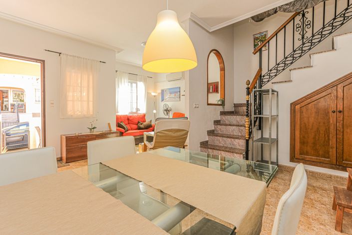 Image No.10-3 Bed Townhouse for sale