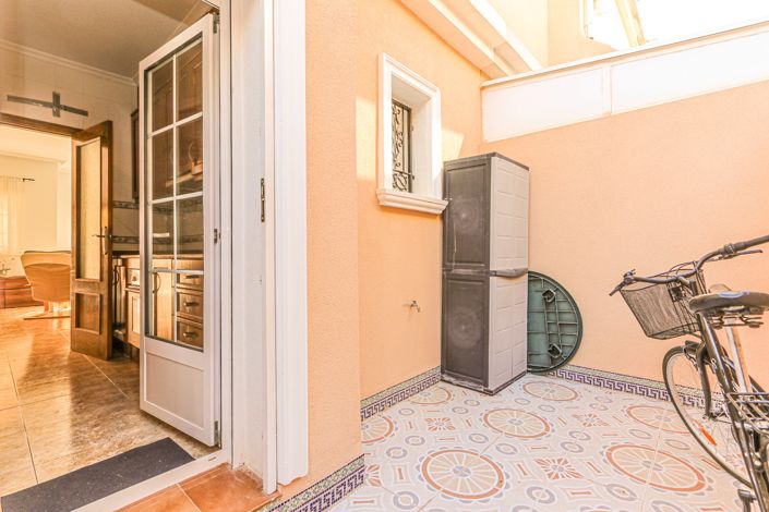 Image No.14-3 Bed Townhouse for sale