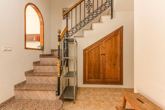 Image No.17-3 Bed Townhouse for sale