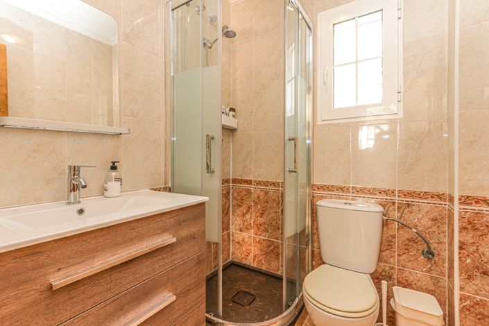 Image No.18-3 Bed Townhouse for sale