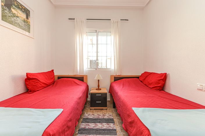 Image No.19-3 Bed Townhouse for sale