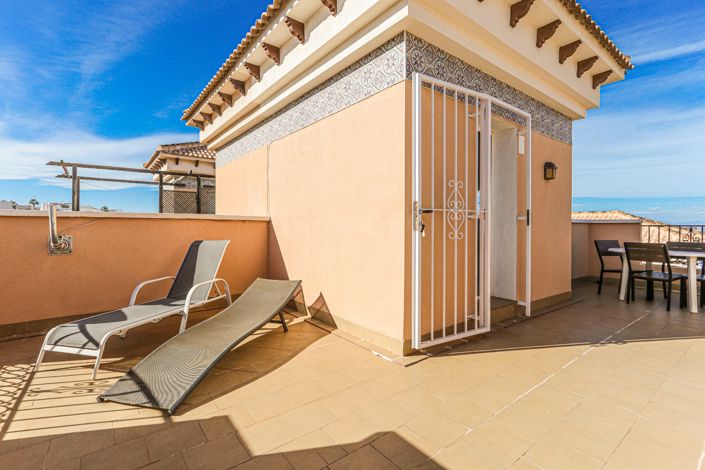 Image No.30-3 Bed Townhouse for sale